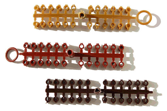 ANILLA 3MM PLAST ABIERTA TIRA 24 UNDS